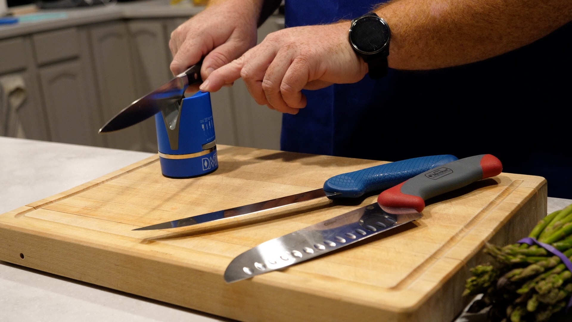 DMT Sharp Adjust Sharpener, Sharpens Six (6) of your favorite knives / Fully Selectable / Hands-free Sharpening / Small & Compact - Image 5