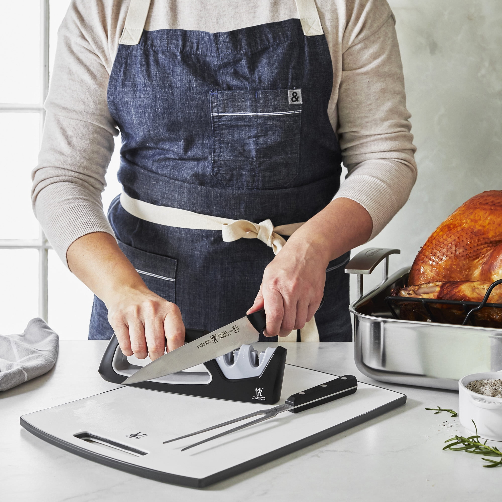 Henckels 2-Stage Handheld Knife Sharpener - Image 4