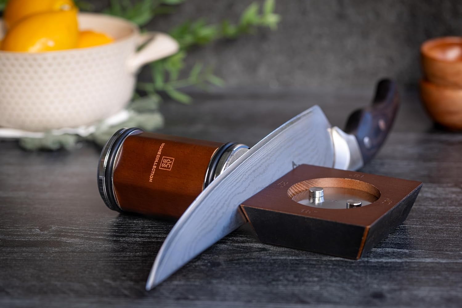 Rolling Knife Sharpener Kit with Magnetic Holder – Manual Sharpeners for Kitchen Knives, & Corundum Discs, 15 ° -22 ° Angles - Image 4